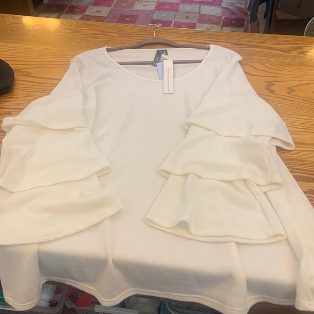 Brand new plus size top!